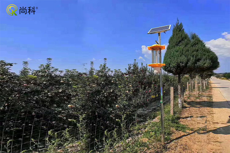 太陽(yáng)能殺蟲(chóng)燈靠光照就能充電的植保設備
