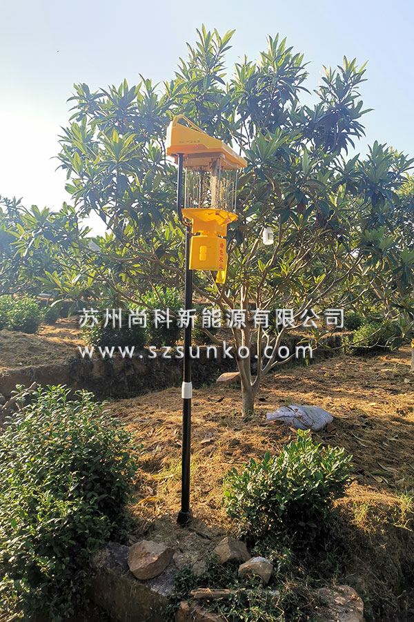 江蘇蘇州太陽(yáng)能殺蟲(chóng)燈黃板使用效果